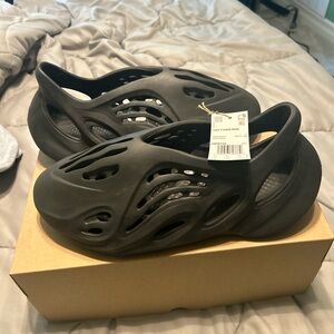 Yeezy Foam Runner ‘Onyx’ Size 11